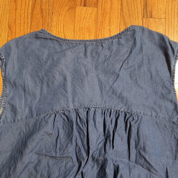 Knox Rose sleeveless shirt, women's medium, faux blue jean type material - Picture 9 of 10